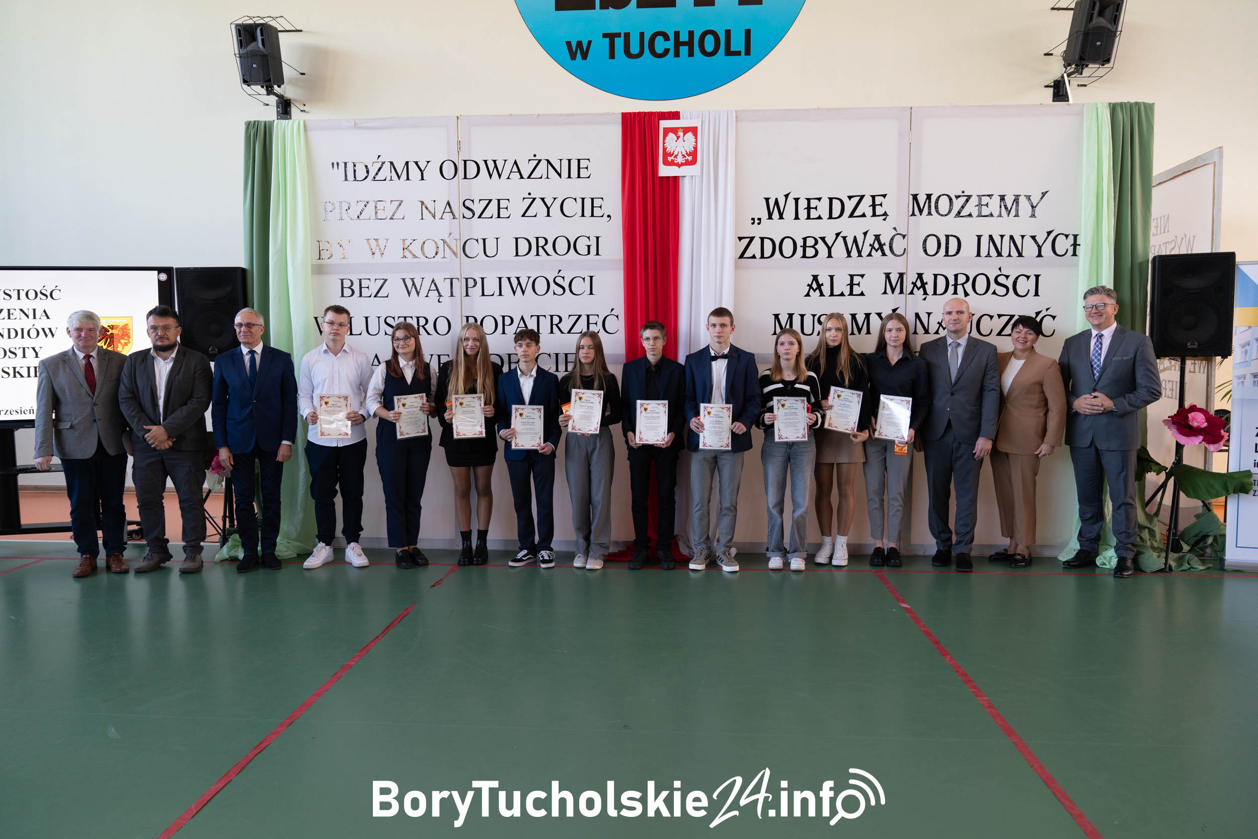 Starosta Tucholski wręcza stypendia najzdolniejszym uczniom