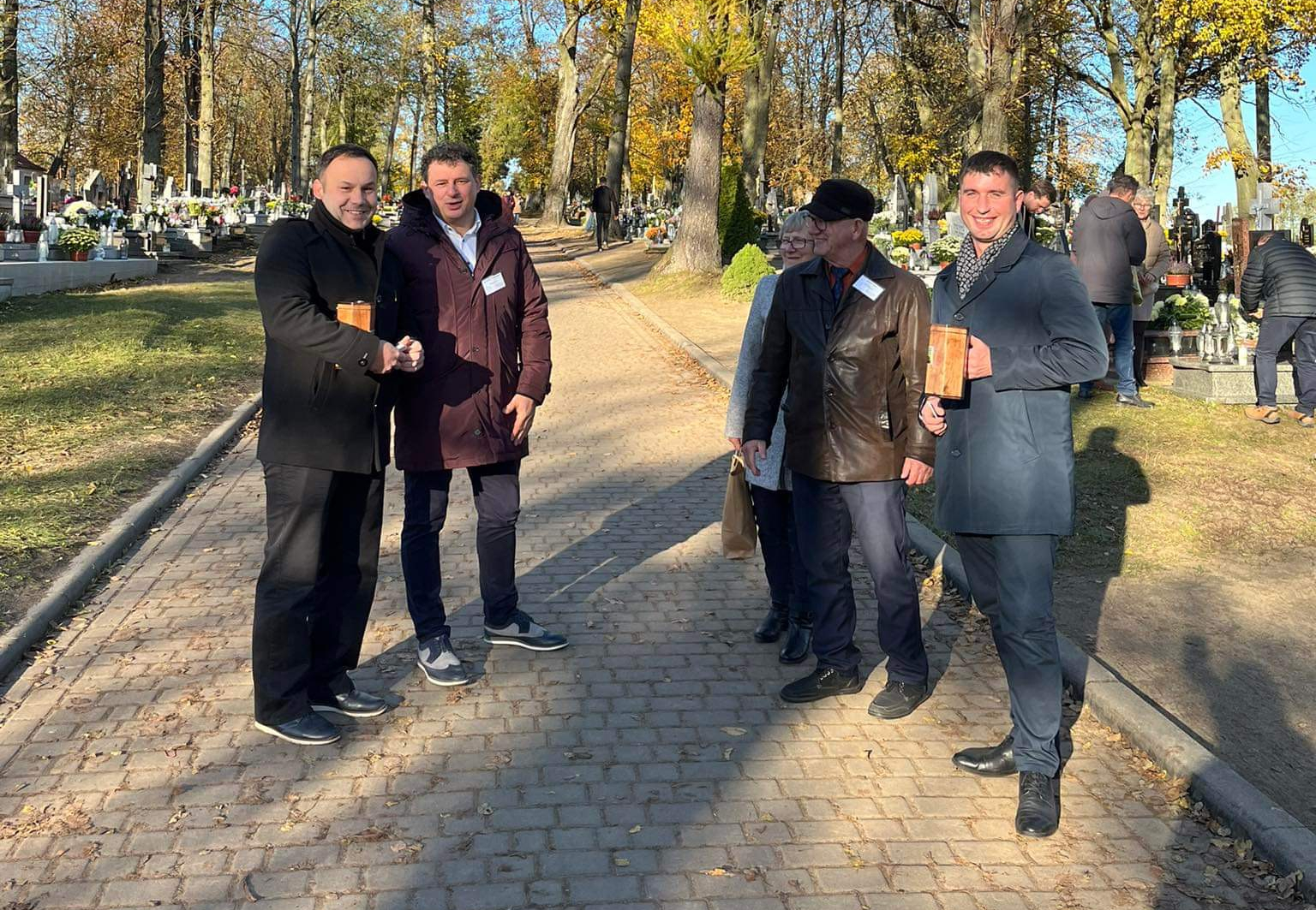 Kwesta na cmentarzu w Śliwicach. Zbiórka na odnowienie zabytkowych nagrobków