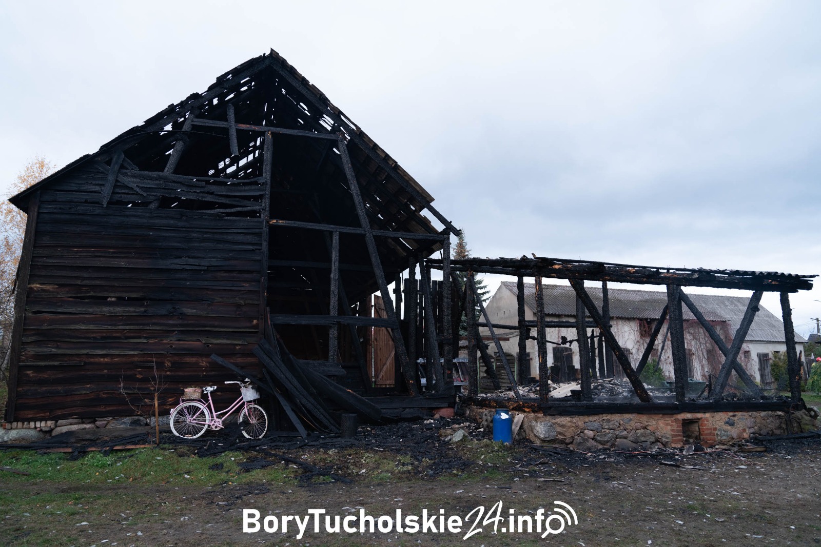 Groźby karalne i zniszczenie mienia. Nowe fakty po pożarze w Śliwiczkach