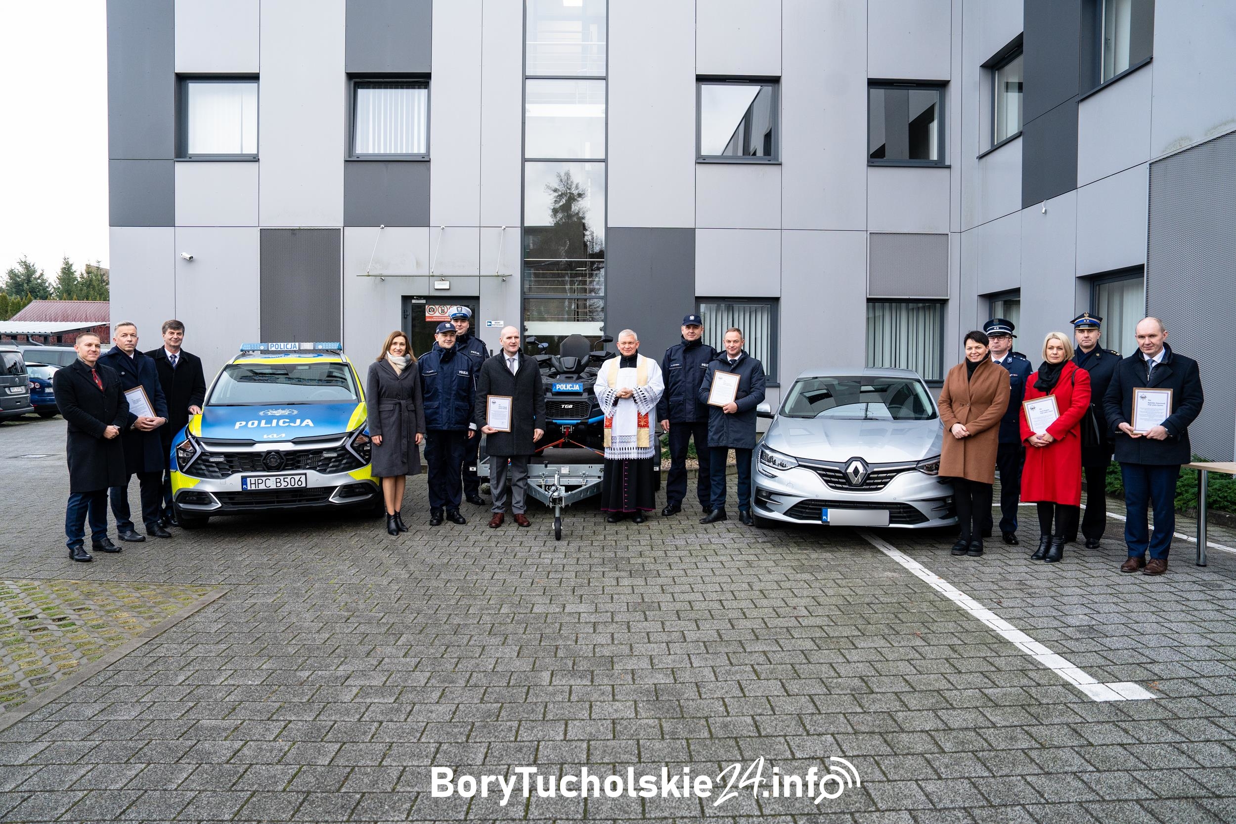 Nowe samochody w tucholskiej komendzie policji (FOTO)