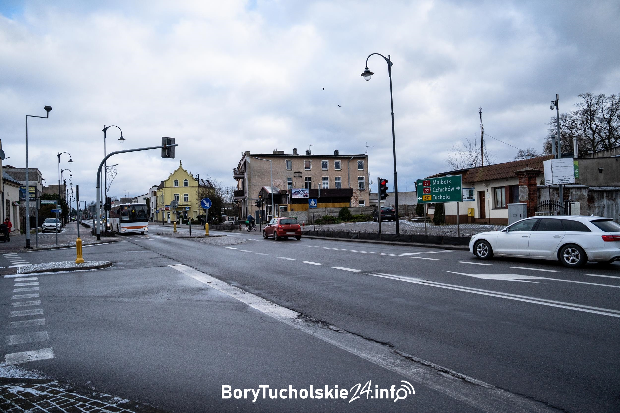 Niebezpiecznie na jednym z głównych skrzyżowań w Czersku