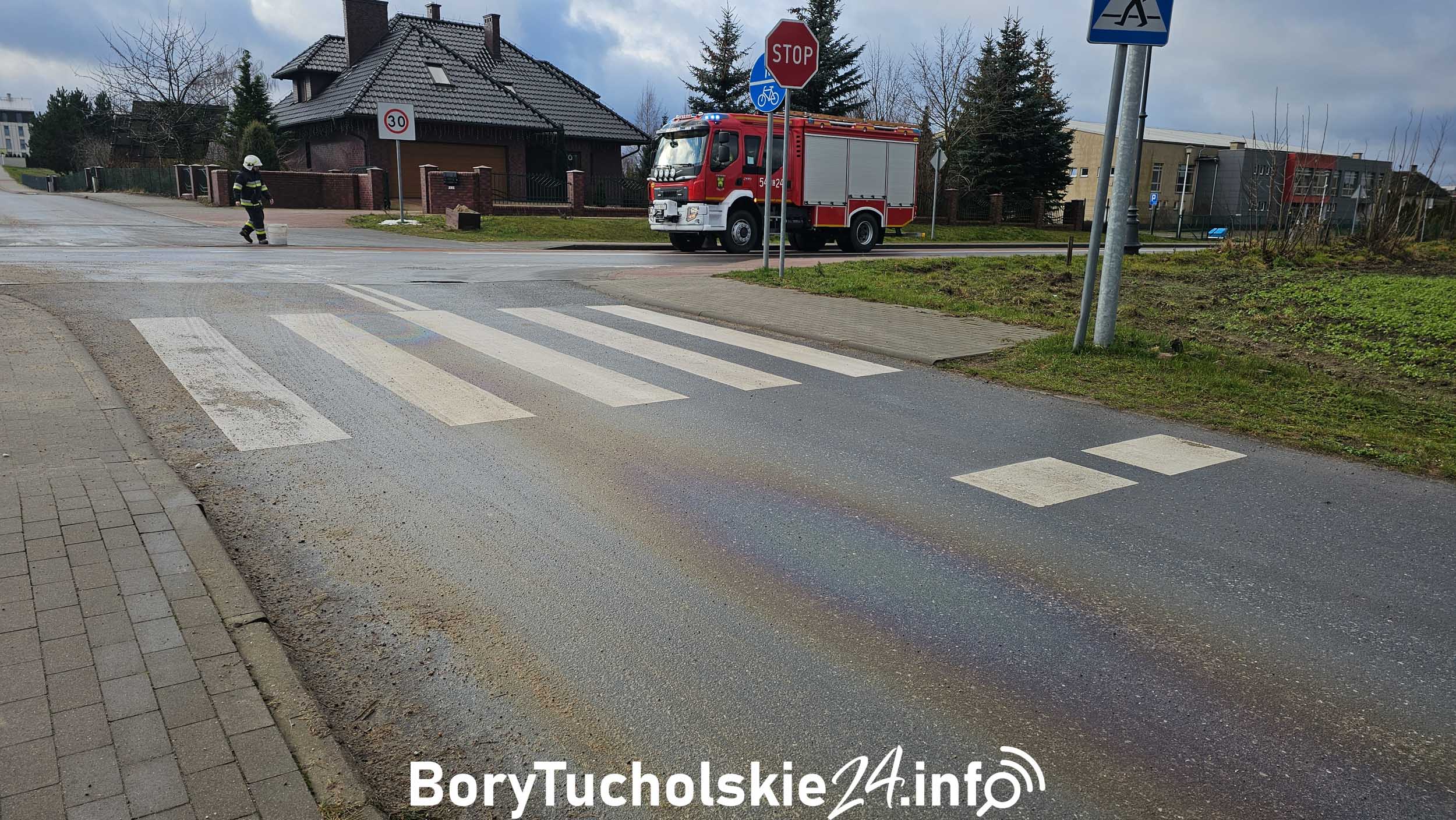 Ropa na ulicach Cekcyna! Interweniowali strażacy