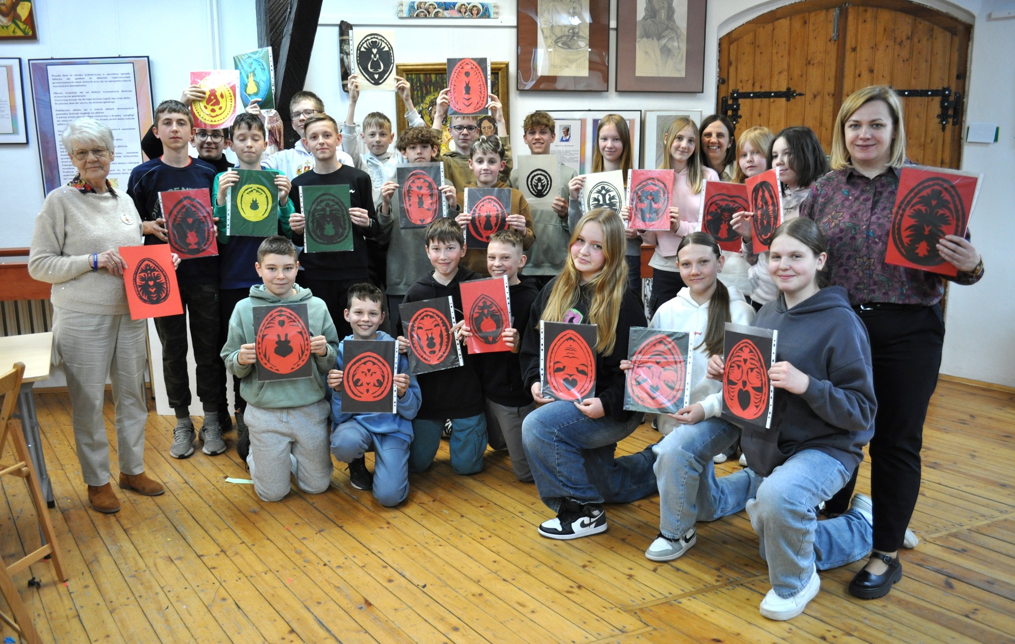 Papier, nożyczki, klej i… wyobraźnia - warsztaty ludowej wycinanki w Muzeum Borów Tucholskich