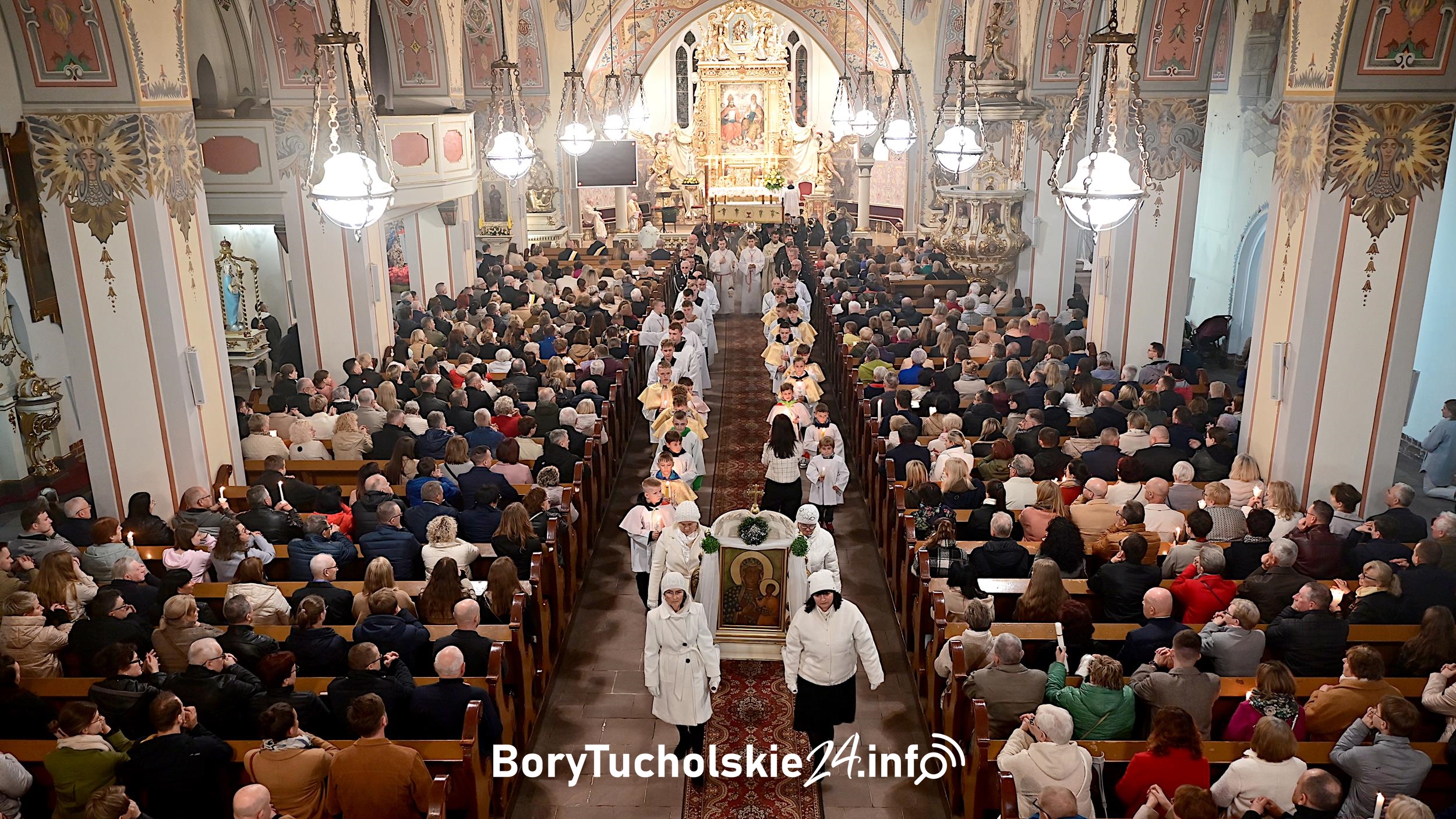 Wielka Sobota z procesją rezurekcyjną w czerskim kościele (FOTO)