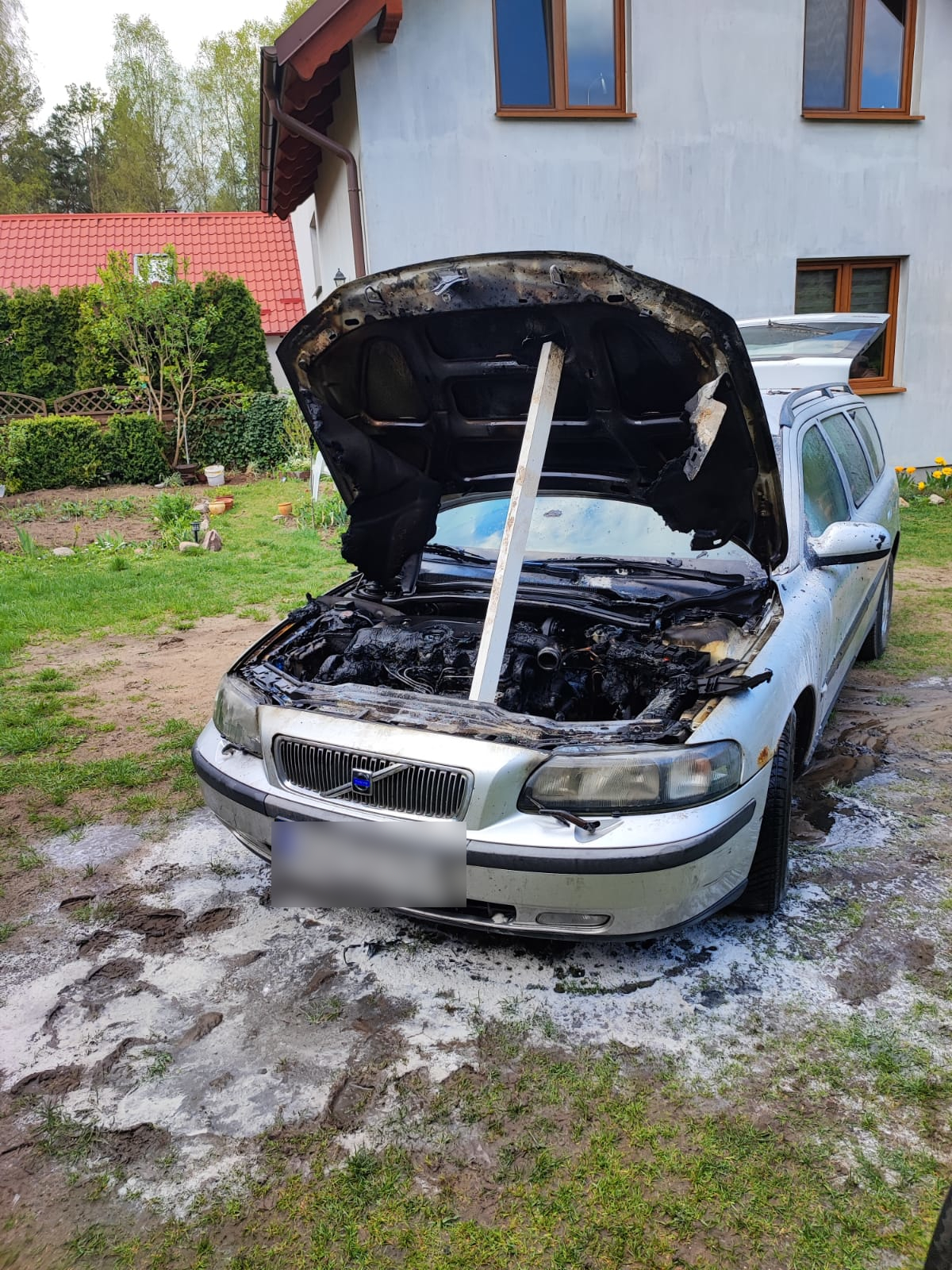 Pożar samochodu osobowego w Krzyżu