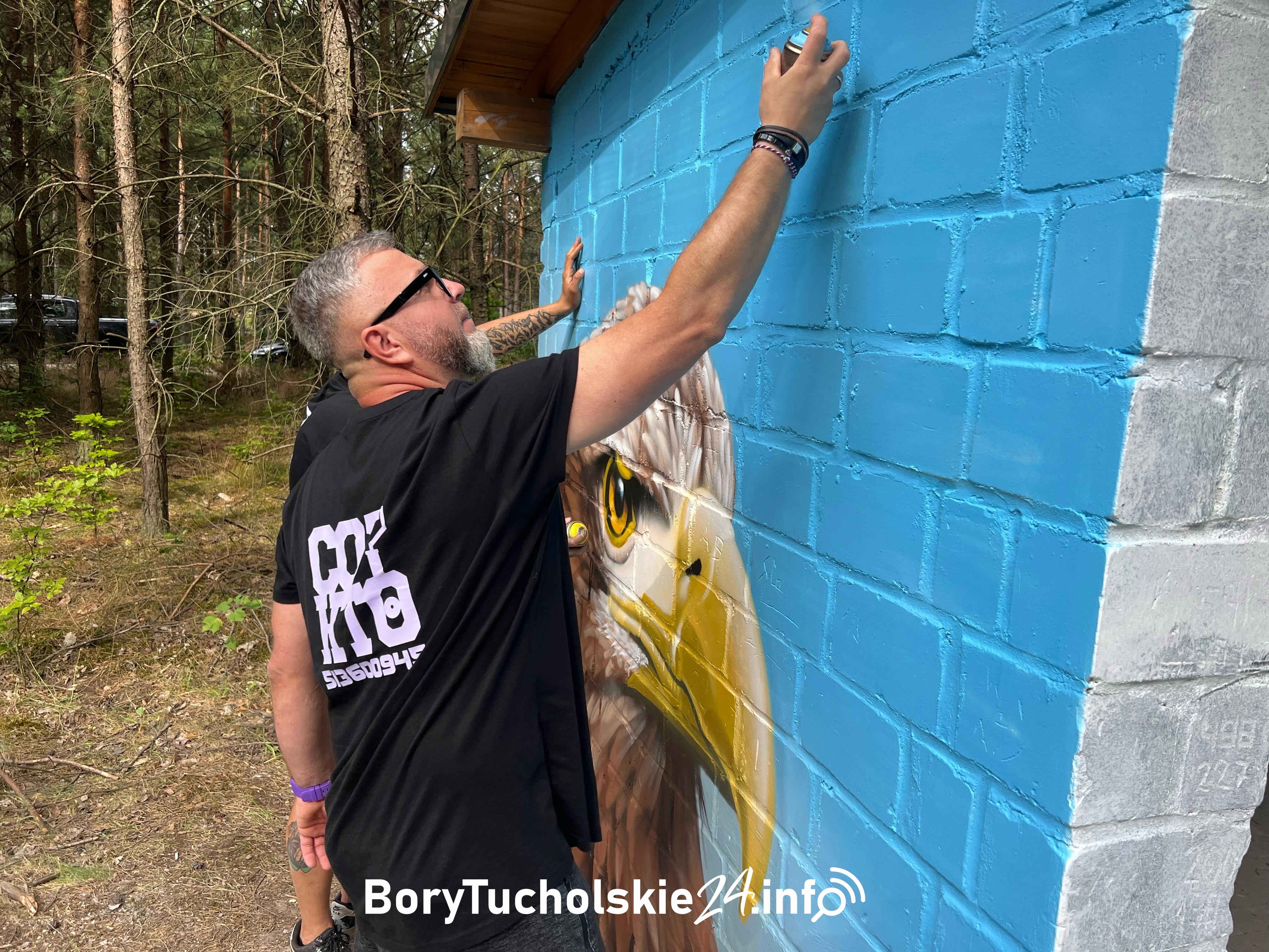 Bielik i bocian czarny. Kolejny mural w gminie Czersk