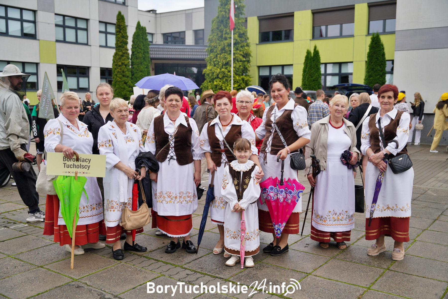 XIII Historyczny Pochód Borowiaków przeszedł ulicami Tucholi (DUŻO FOTO)