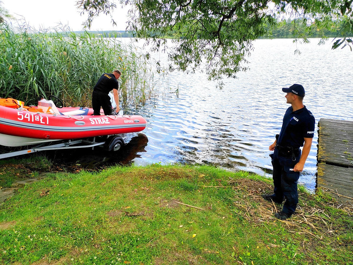 Wspólne kontrole policjantów i strażaków na akwenach