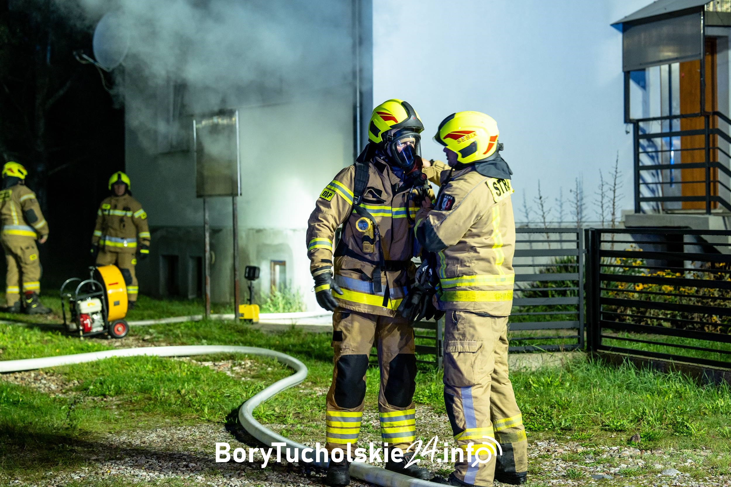 Pożar w domu przy ulicy Czerskiej w Śliwicach (FOTO, WIDEO)