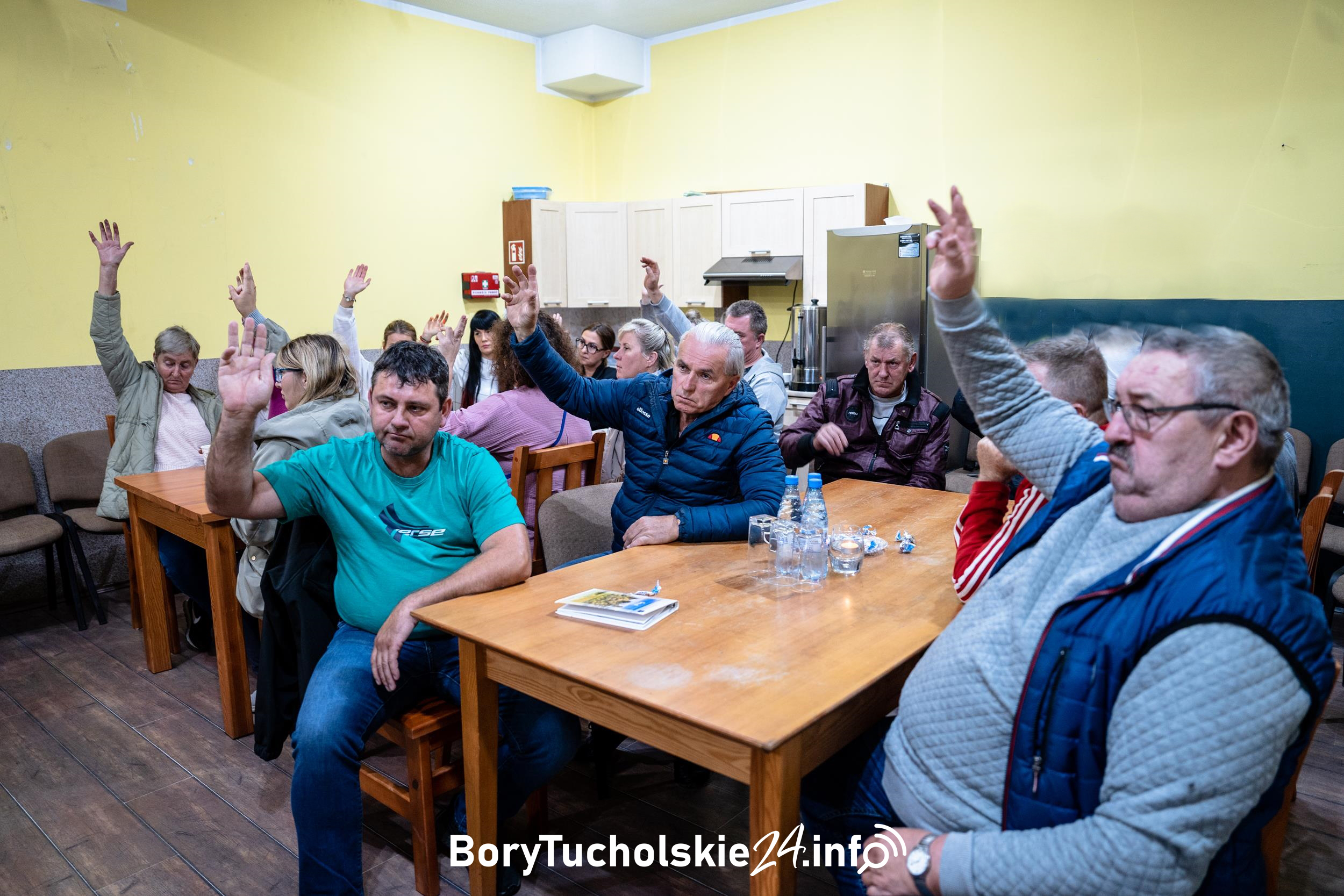 Mieszkańcy domagają się likwidacji progów w Dąbkach i montażu przystanku w Ostrowitem (FOTO)