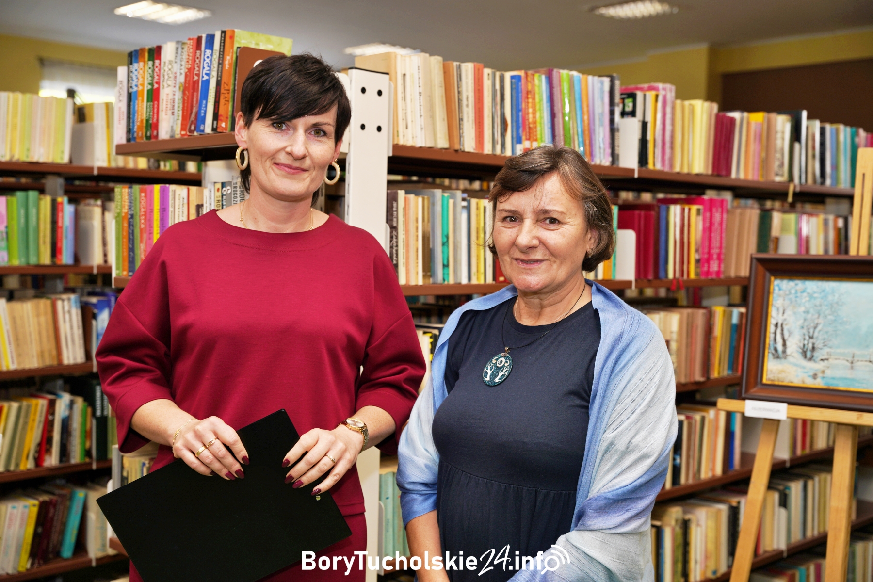 „Świat malowany ciszą” – druga indywidualna wystawa Jadwigi Nowackiej w Tucholi (FOTO, WIDEO)