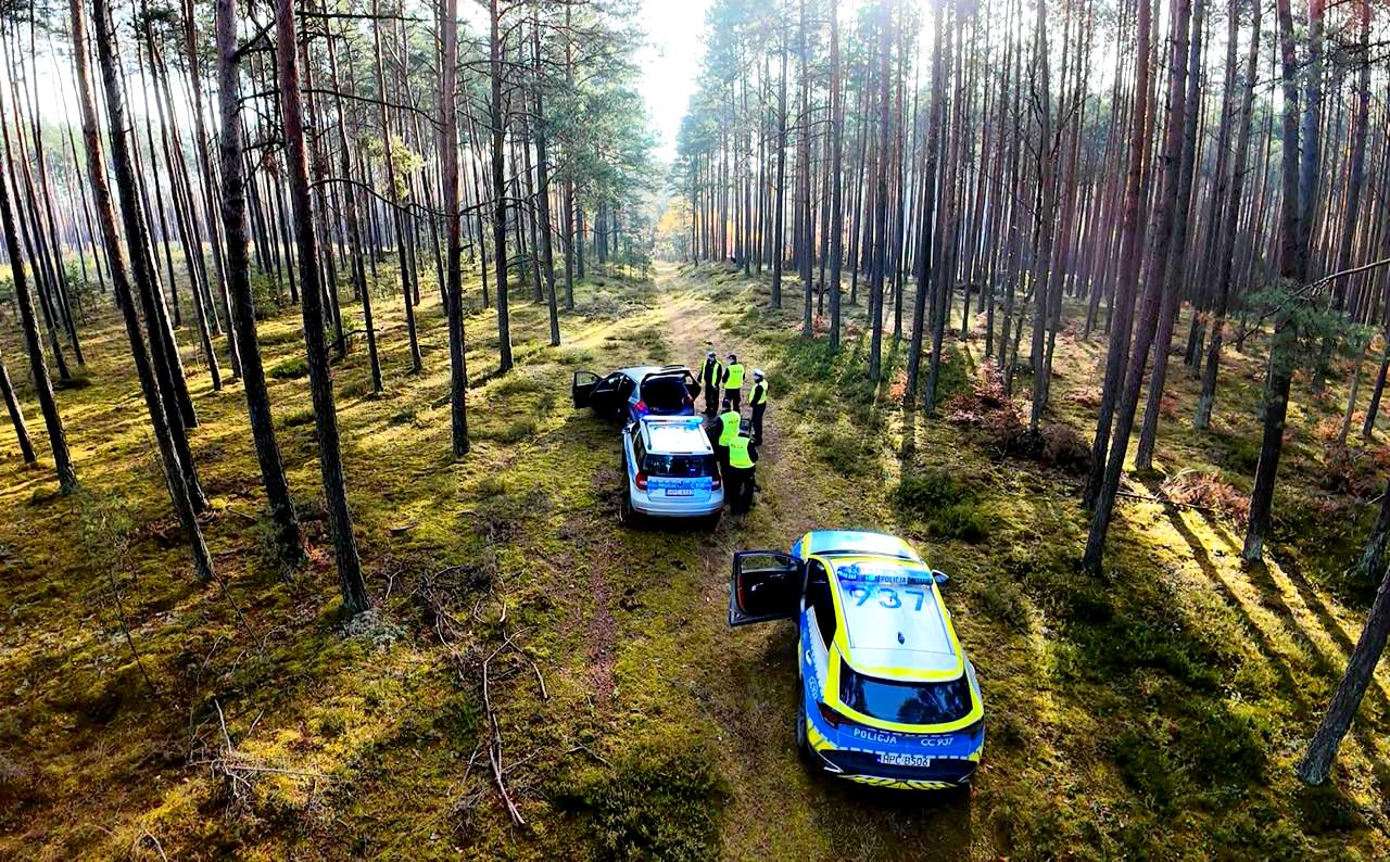 Policjanci i strażnicy leśni ćwiczyli zatrzymanie przestępcy z narkotykami (FOTO)