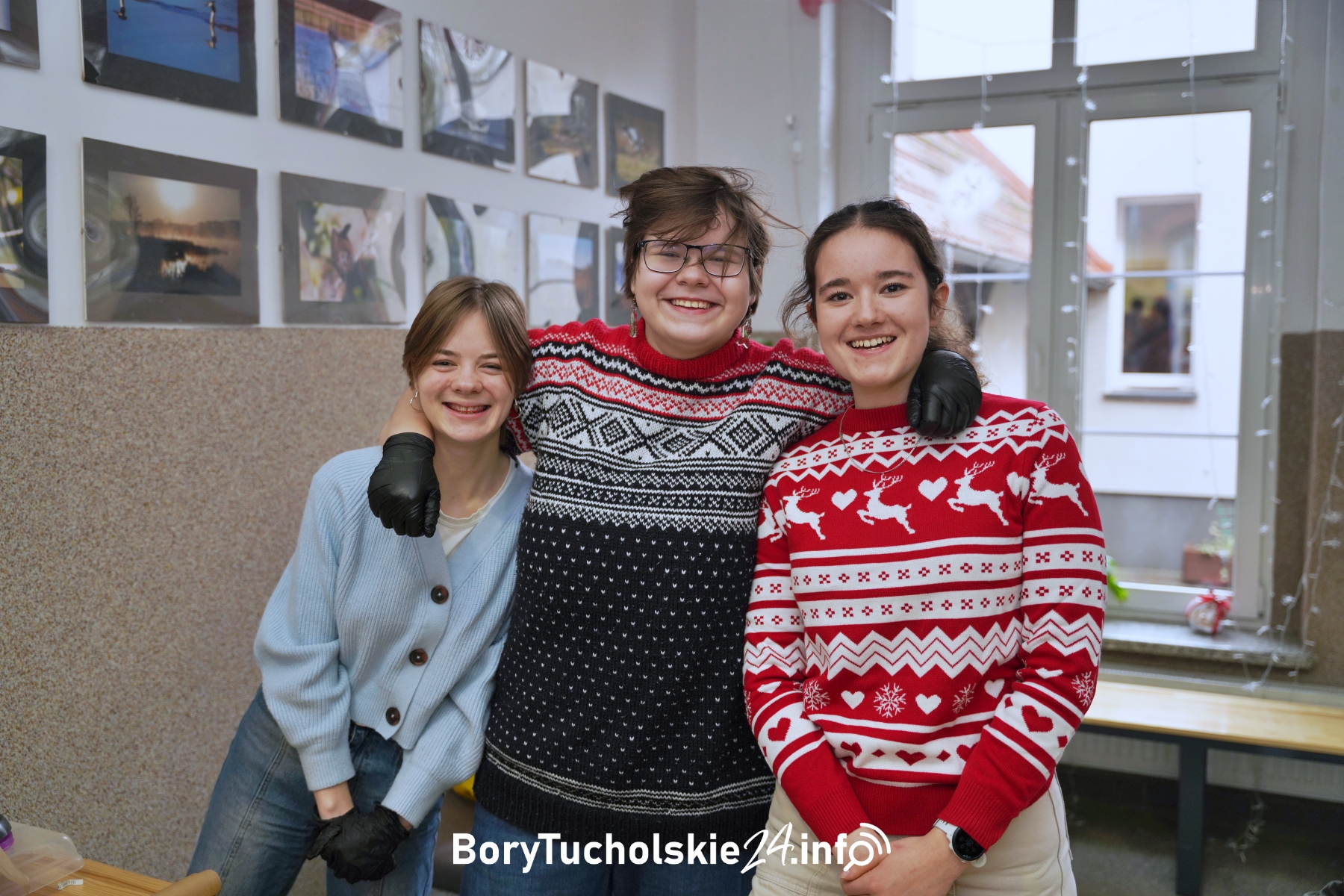 Czerskie LO wspiera potrzebujących. Kiermasz klasy IV C dla samotnych seniorów (FOTO)