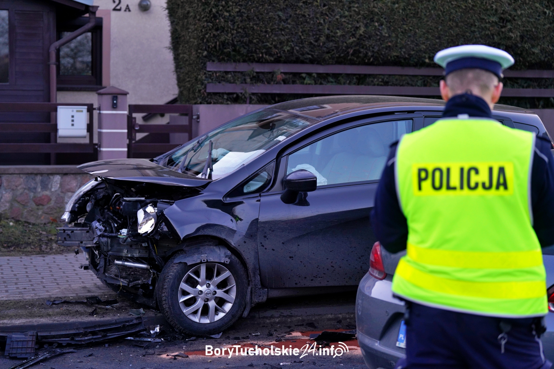 Kolizja trzech pojazdów w Tucholi. Poszkodowani trafili do szpitala (FOTO, WIDEO)