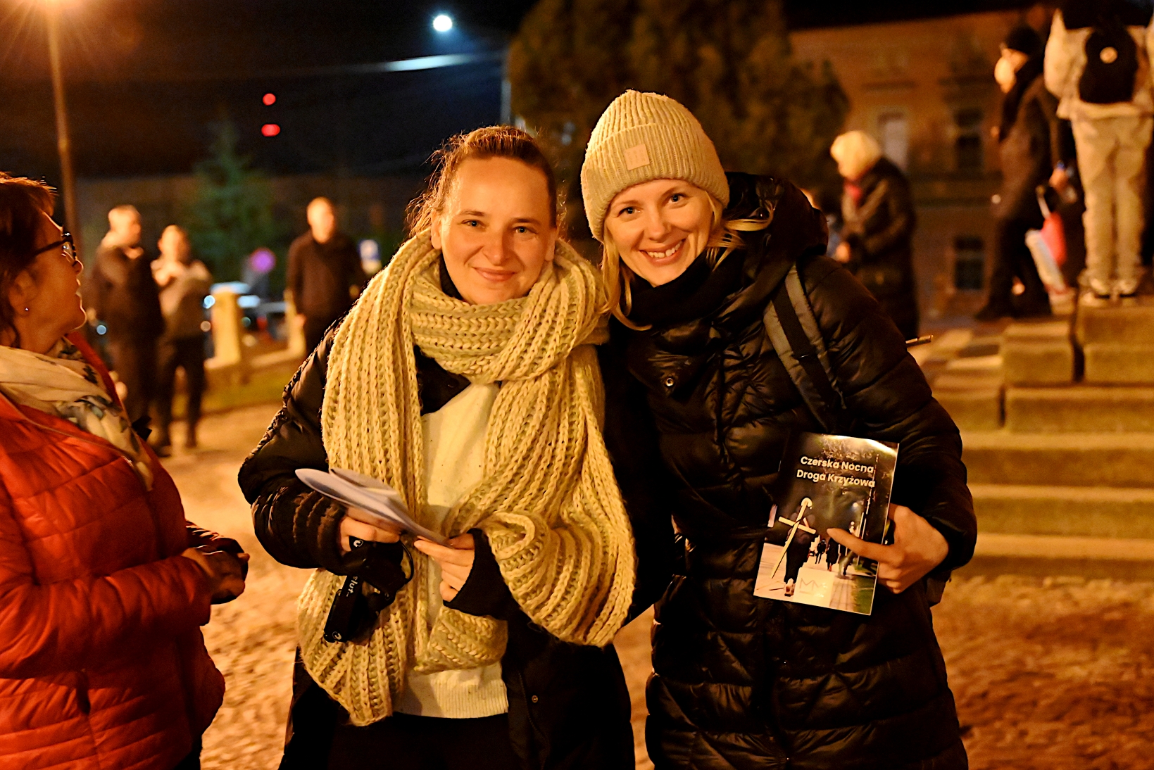 Nocna Droga Krzyżowa w Czersku zgromadziła wielu wiernych (FOTO)