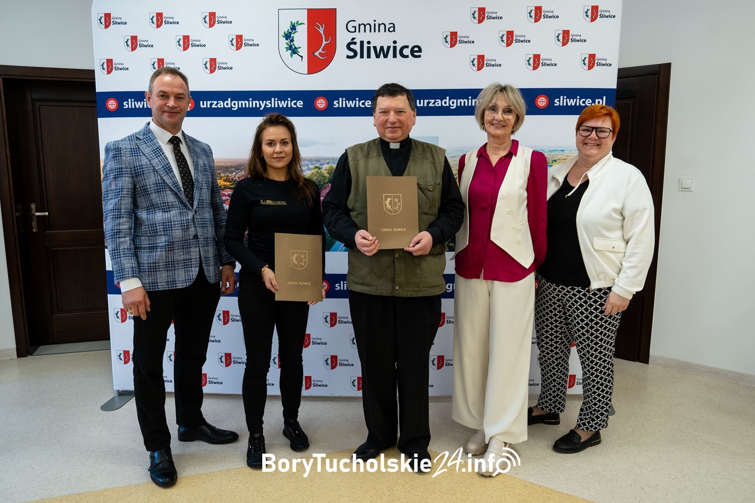 Gmina Śliwice przekazała parafii dotację na dokończenie renowacji ołtarza (FOTO) 