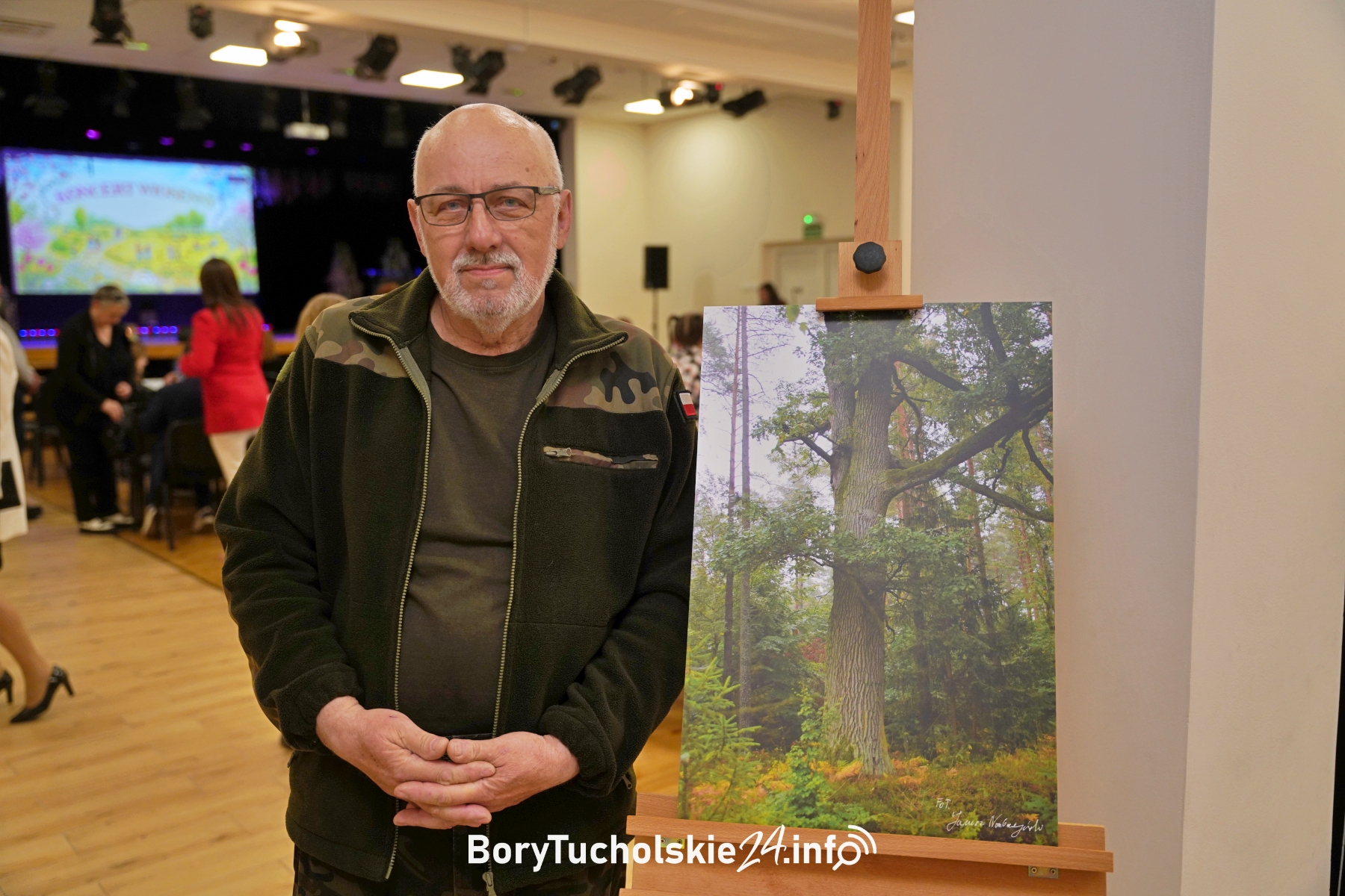 „Wokół nas” i koncert wiosenny - wystawa fotografii Janusza Nadarzyńskiego w Śliwicach (FOTO, WIDEO)