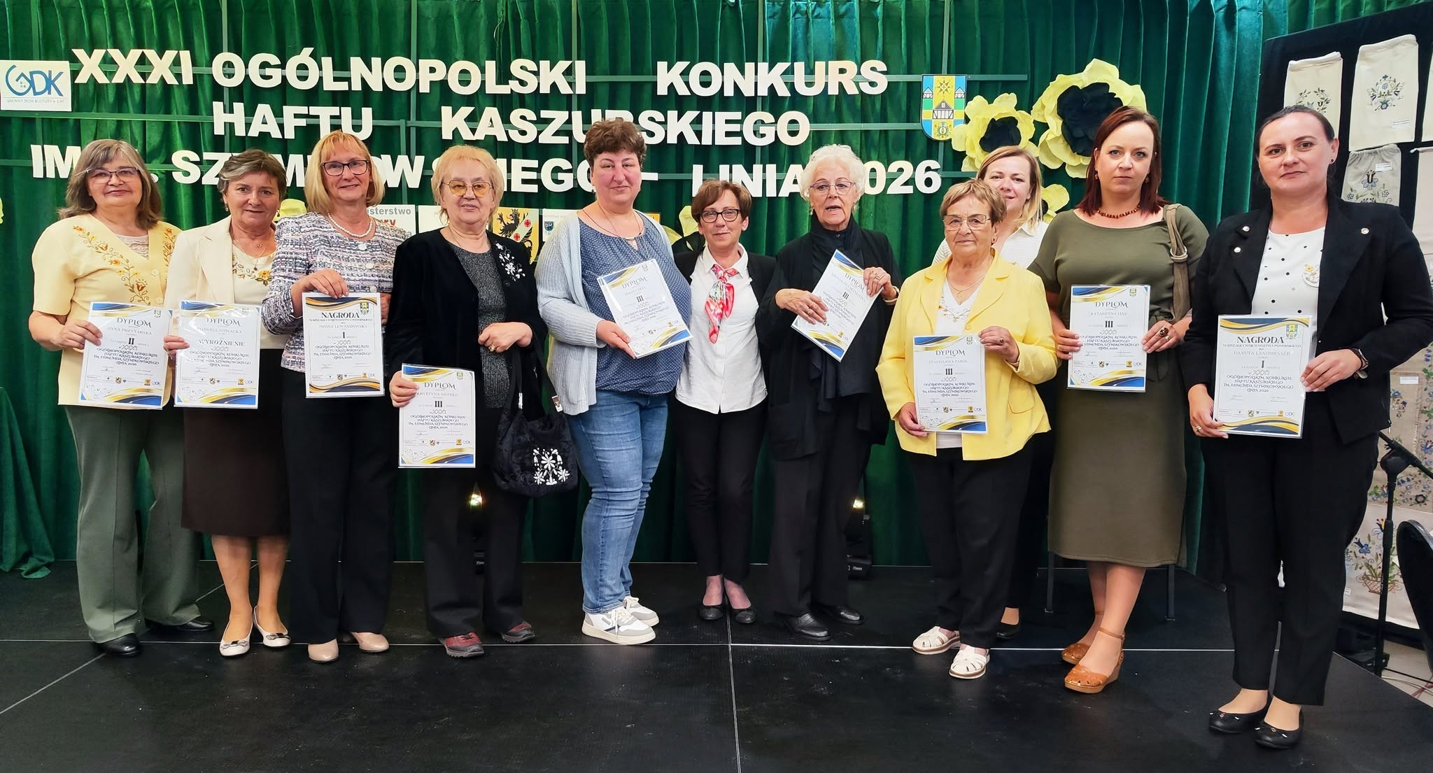 Hafciarki z Tucholi z nagrodami w ogólnopolskim konkursie haftu kaszubskiego. Sukces klubów „Złotych i Bursztynowych Barw” i „Złotnica”