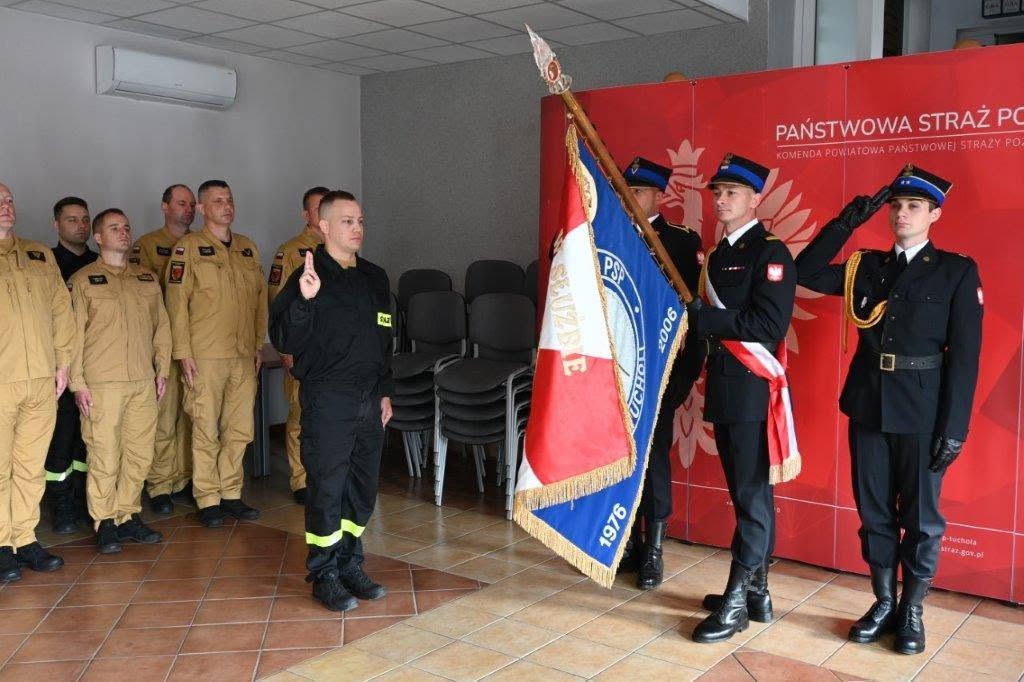 Komenda Powiatowa PSP w Tucholi ma nowego strażaka 