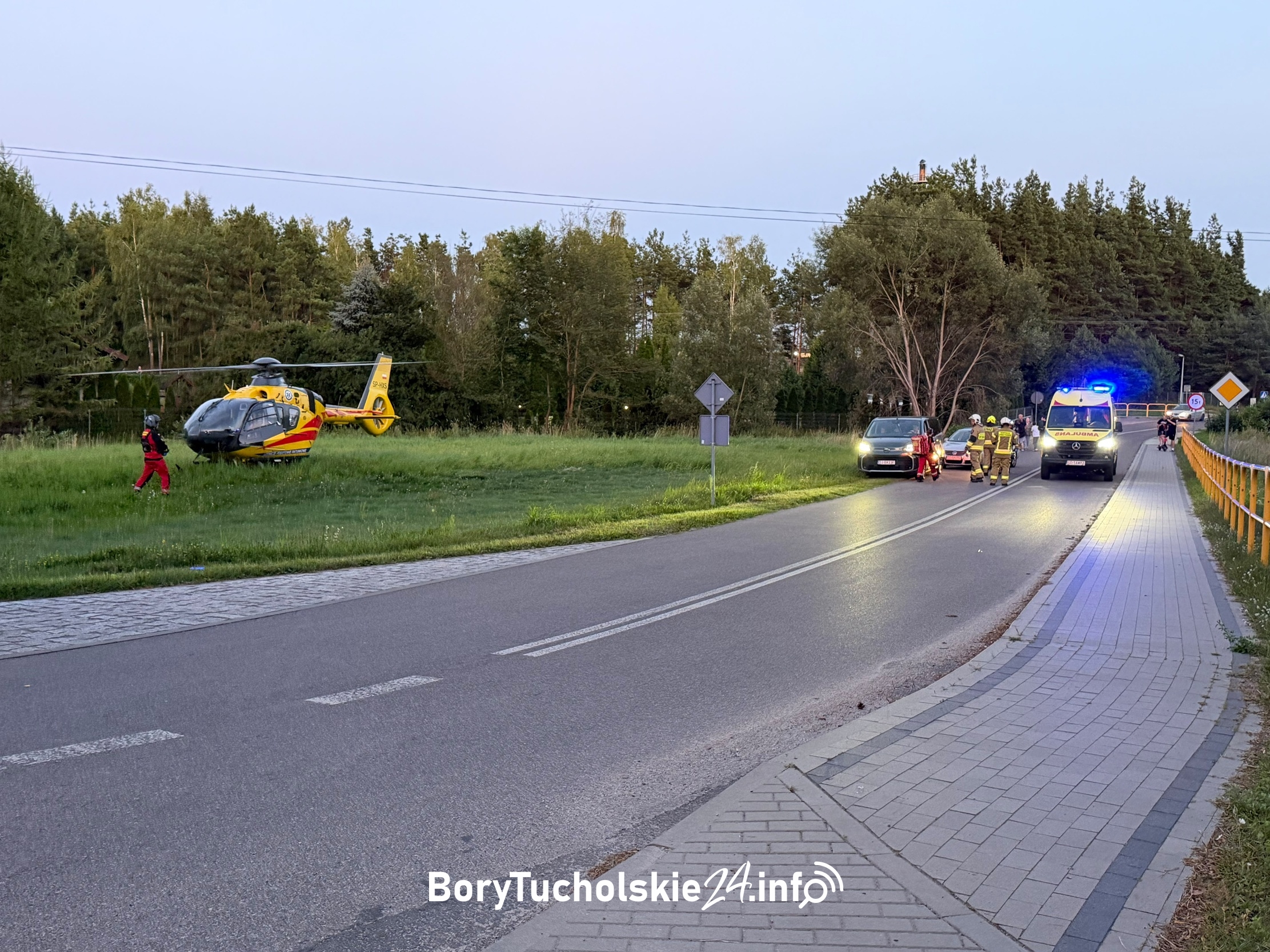 Akcja służb w Śliwicach. Ratowali mężczyznę, który spadł ze schodów (FOTO, WIDEO)