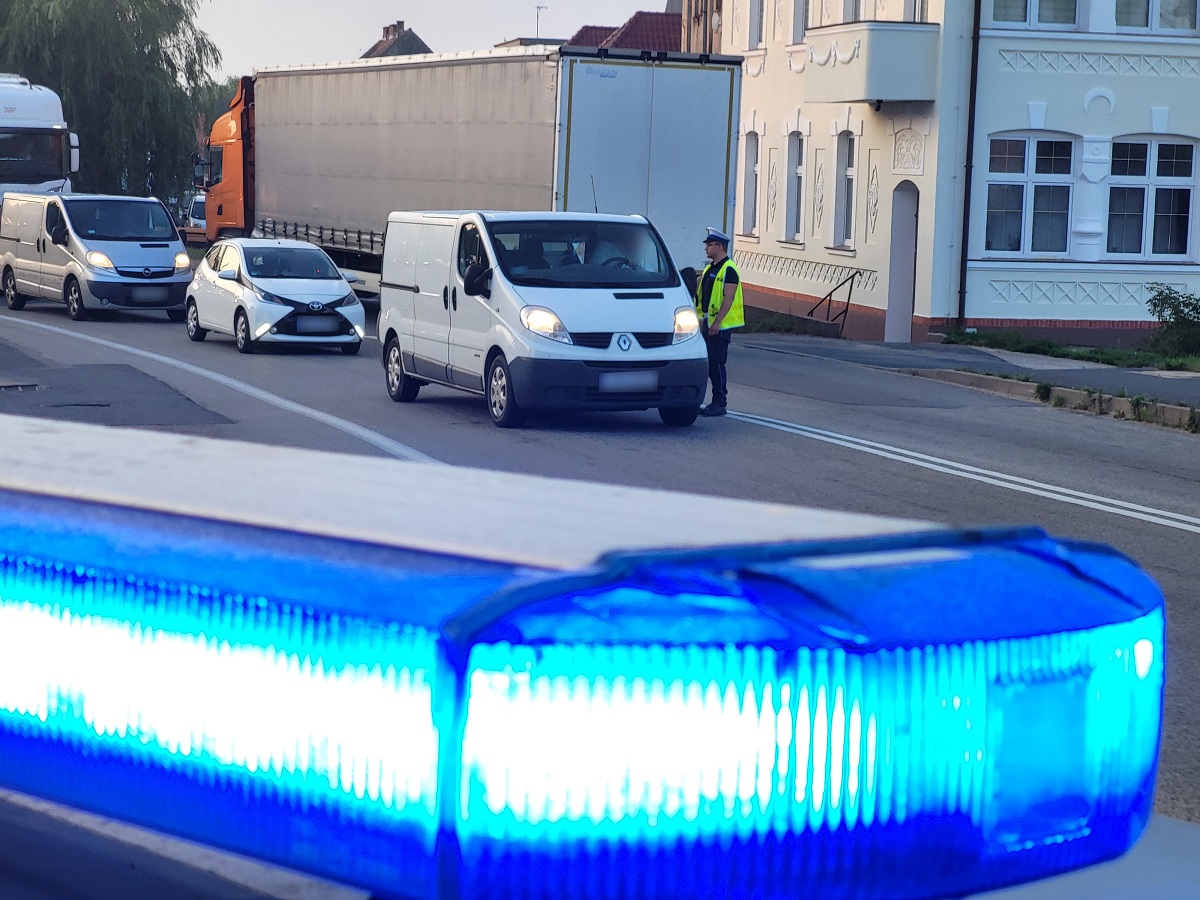 „Trzeźwy poranek” na drogach powiatu tucholskiego. Trzech kierowców zatrzymanych