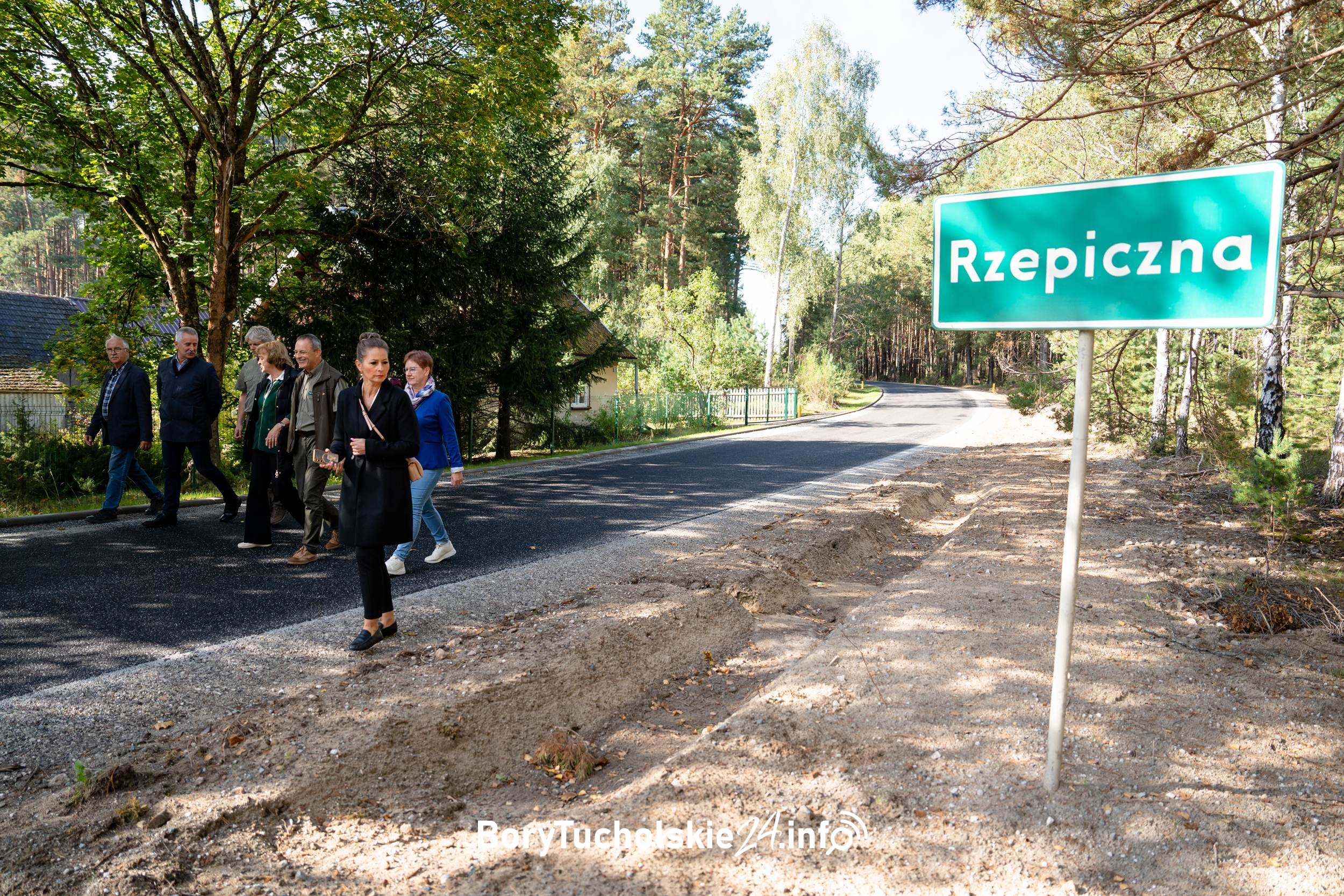 Tego odcinka drogi w Rzepicznej brakowało. Dziś jest tu nowy asfalt (FOTO, WIDEO)