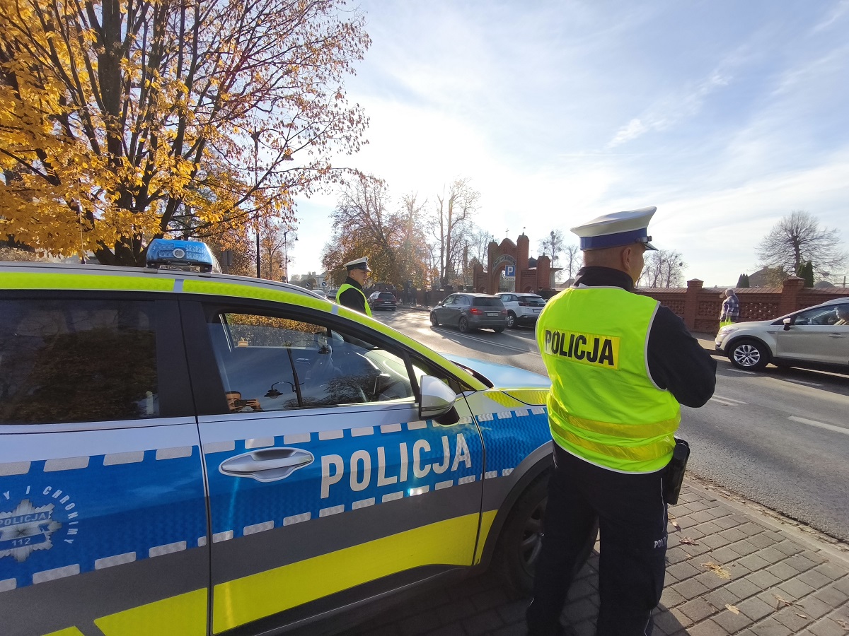 Zmiany w ruchu drogowym przy cmentarzu w Tucholi. Będą ulice jednokierunkowe (MAPA)