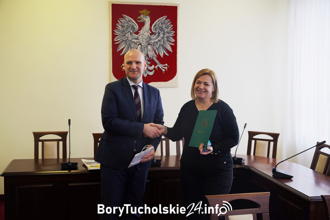 Powiat tucholski wspiera kulturę i turystykę – umowy przekazane organizacjom