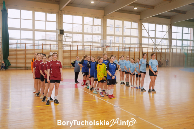 Mistrzostwa Powiatu Szkół Podstawowych dziewcząt w piłce ręcznej w Kęsowie