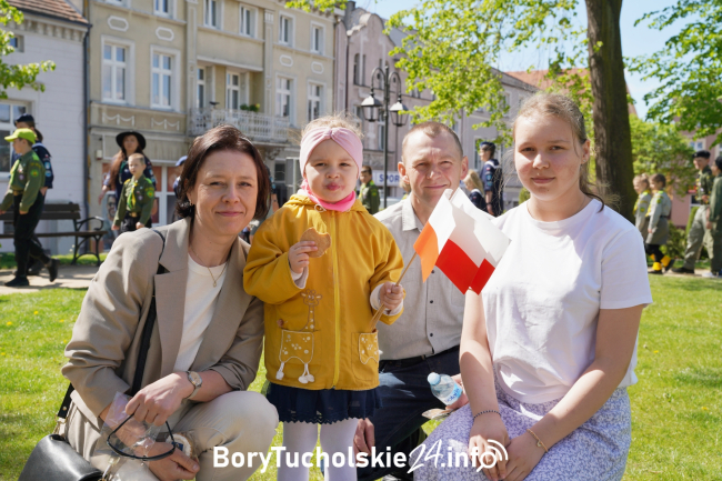 Uroczystości 3 Maja w Tucholi – wspólna modlitwa, przemarsz i hołd dla Ojczyzny (FOTO, WIDEO) 