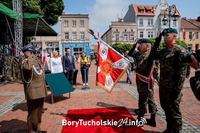 Uroczystości wojskowe w Tucholi. Nadano Sztandar im. Ziemi Tucholskiej (FOTO, WIDEO)
