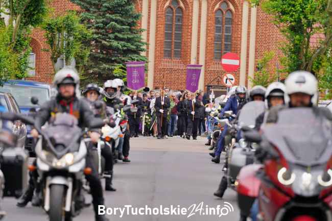 W Czersku motocykliści pożegnali swojego druha (FOTO)