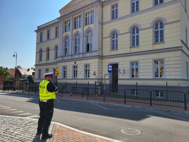 Policyjna akcja „Bezpieczna droga do szkoły”