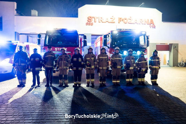 W gminie Czersk zawyły strażackie syreny. Druhowie uczcili pamięć kapelana fot. BoryTucholskie24.info