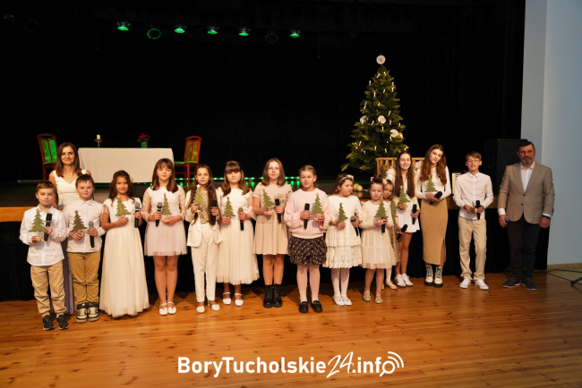 Świąteczny koncert uczniów SP w Lińsku oraz SP w Śliwicach (FOTO, WIDEO)