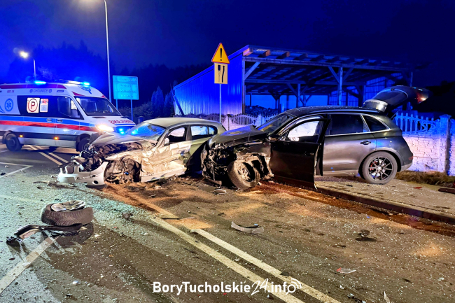 Zderzenie czterech aut. Droga Czersk-Śliwice całkowicie zablokowana (FOTO, WIDEO)