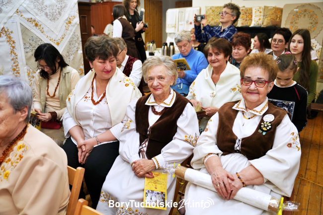 Jubileuszowa wystawa w MBT - 50 lat haftu złotych i bursztynowych barw (FOTO, WIDEO)