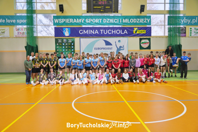 Nowodworek i TL w Tucholi będą reprezentować powiat w siatkówce (FOTO, WIDEO)