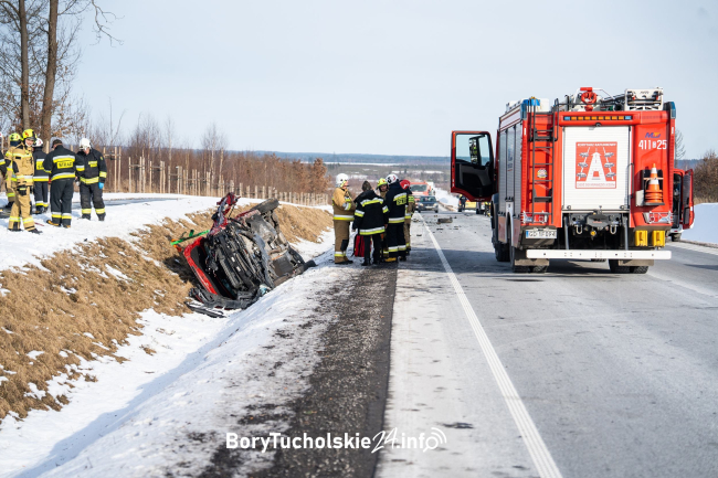 Wypadek na DK 22. Zderzyły się dwa auta (FOTO, WIDEO)