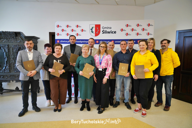 Umowy na zadania publiczne podpisane. Gmina Śliwice przeznaczyła 110 tys. zł (FOTO, WIDEO)