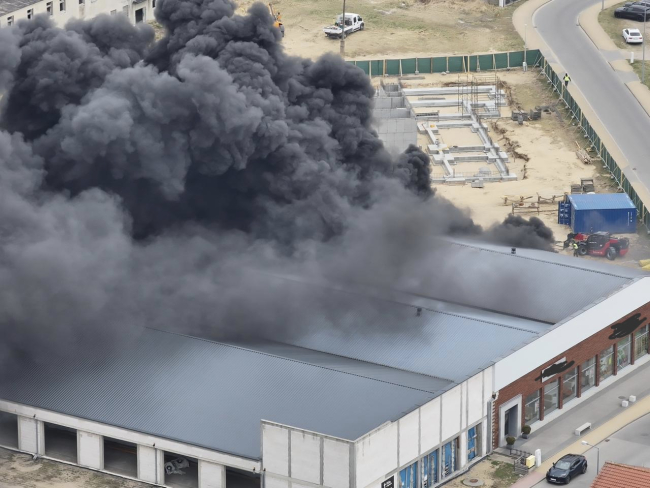 Kolejny niepokojący poranek w Czersku. Pożar w obiekcie przy ul. Piłsudskiego