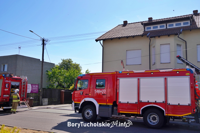 Właścicielka nie wiedziała o zagrożeniu. Sąsiad zaalarmował służby w Śliwicach (FOTO, WIDEO)
