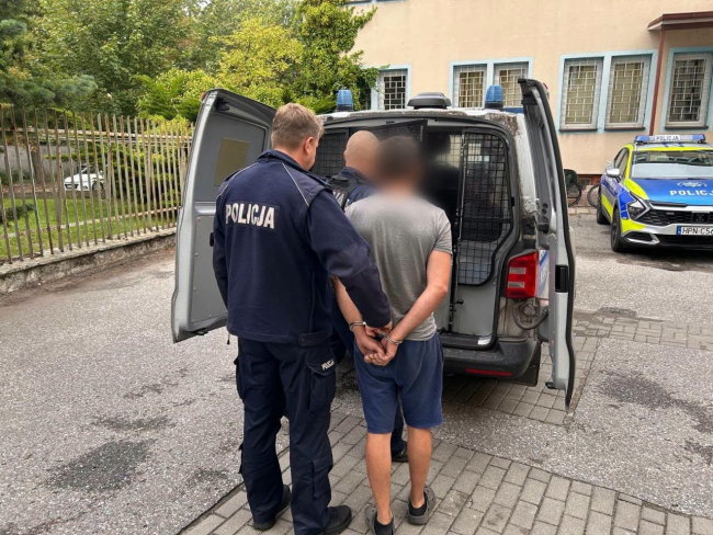 Skradzione rzeczy policja znalazła na posesji w Łggu. Podejrzani o kradzieże mieszkańcy gminy Czersk zatrzymani