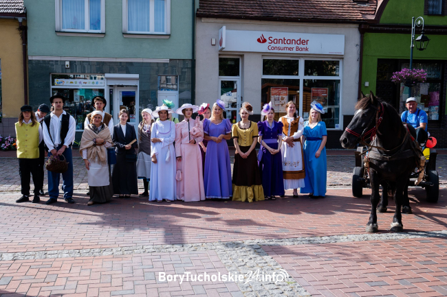 Festiwal Dawnego Targu ściągnął mnóstwo ludzi. Dawne klimaty na runku w Tucholi (FOTO, WIDEO)