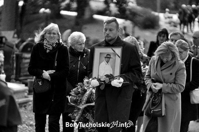 Pożegnano Zygmunta Kędzierskiego. Zasłużony twórca ludowy spoczął w Śliwicach (FOTO, WIDEO)