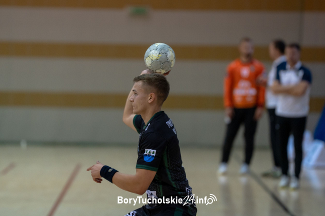 Remis na parkiecie w Czersku. MKS SPR Polska Handball Czersk na 10. miejscu