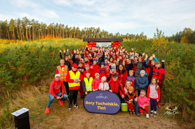Parkrun na czerwono. Przeciwko krzywdzeniu dzieci (FOTO)